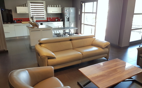 MAISON 4 PIECES avec PISCINE chauffée