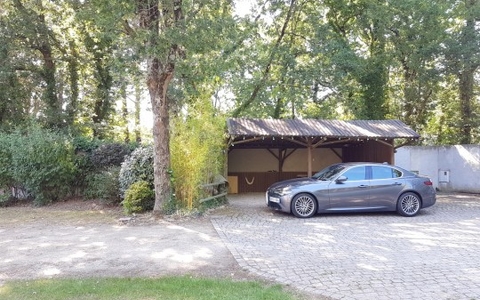 BELLE CHAUMIERE de 340 m² sur PARC de 7254 m²