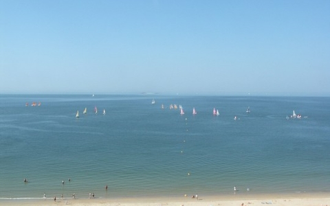 LA BAULE DERNIER ETAGE FACE MER