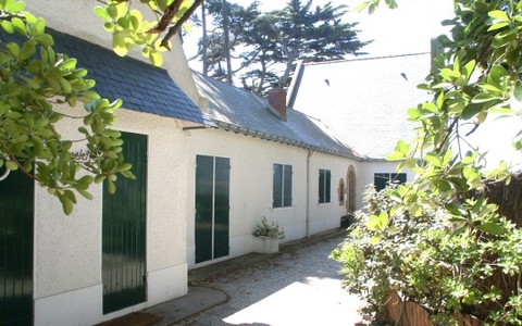RARE LE POULIGUEN MAISON FACE MER !