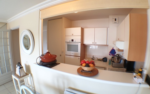 LA BAULE plein CENTRE T3 en TRIPLEX