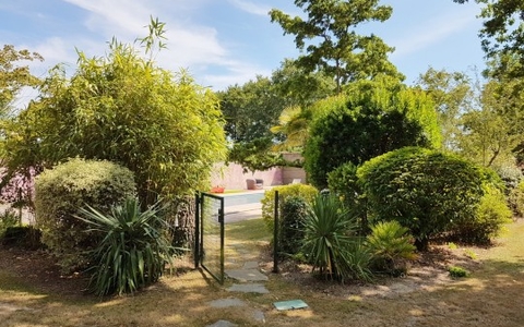 BELLE CHAUMIERE de 340 m² sur PARC de 7254 m²