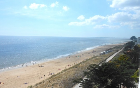 RARE ! DERNIER ETAGE FACE MER sur la PLAGE de BONNE SOURCE