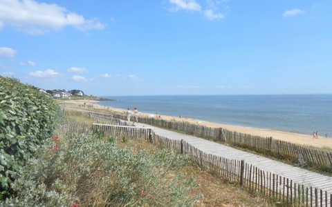 RARE ! DERNIER ETAGE FACE MER sur la PLAGE de BONNE SOURCE