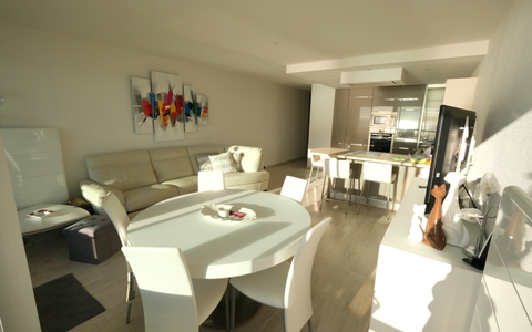 Grand APPARTEMENT 4 PIECES FACE MER