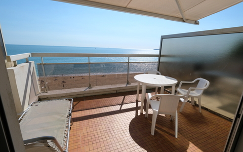 RARE ! T2 DERNIER ETAGE FACE MER avec VUE PANORAMIQUE sur toute la BAIE