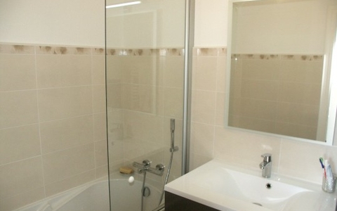 Grand APPARTEMENT 4 PIECES FACE MER