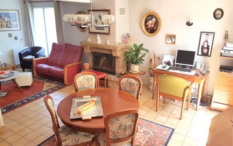 PIRIAC à environ 800 m du PORT et du CENTRE