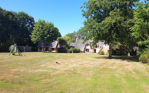 BELLE CHAUMIERE de 340 m² sur PARC de 7254 m²
