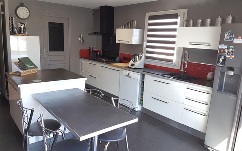 MAISON 4 PIECES avec PISCINE chauffée