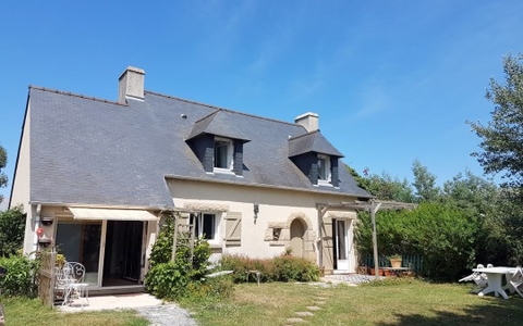 PIRIAC à environ 800 m du PORT et du CENTRE