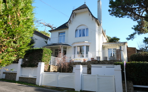 VILLA 6 PIECES dans le quartier TRES PRIVILEGIE des OISEAUX