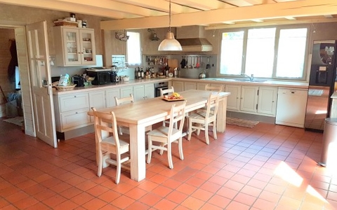 BELLE CHAUMIERE de 340 m² sur PARC de 7254 m²