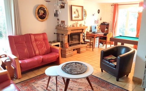 PIRIAC à environ 800 m du PORT et du CENTRE