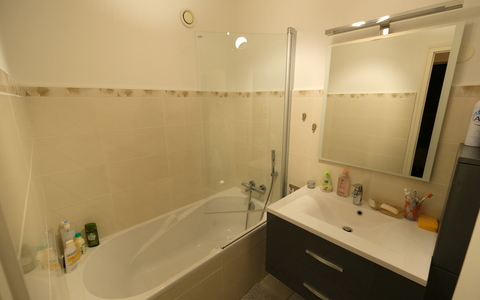 Grand APPARTEMENT 4 PIECES FACE MER
