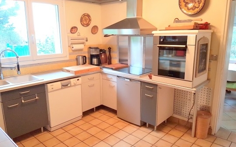 PIRIAC à environ 800 m du PORT et du CENTRE