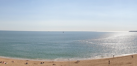 RARE ! T2 DERNIER ETAGE FACE MER avec VUE PANORAMIQUE sur toute la BAIE
