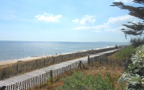 RARE ! DERNIER ETAGE FACE MER sur la PLAGE de BONNE SOURCE