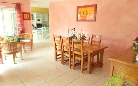 Très proche GUERANDE MAISON 250 m² avec PISCINE couverte chauffée