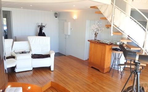 RARE ! DERNIER ETAGE FACE MER sur la PLAGE de BONNE SOURCE