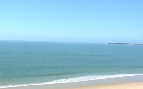 Grand APPARTEMENT 4 PIECES FACE MER