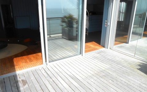 RARE ! DERNIER ETAGE FACE MER sur la PLAGE de BONNE SOURCE